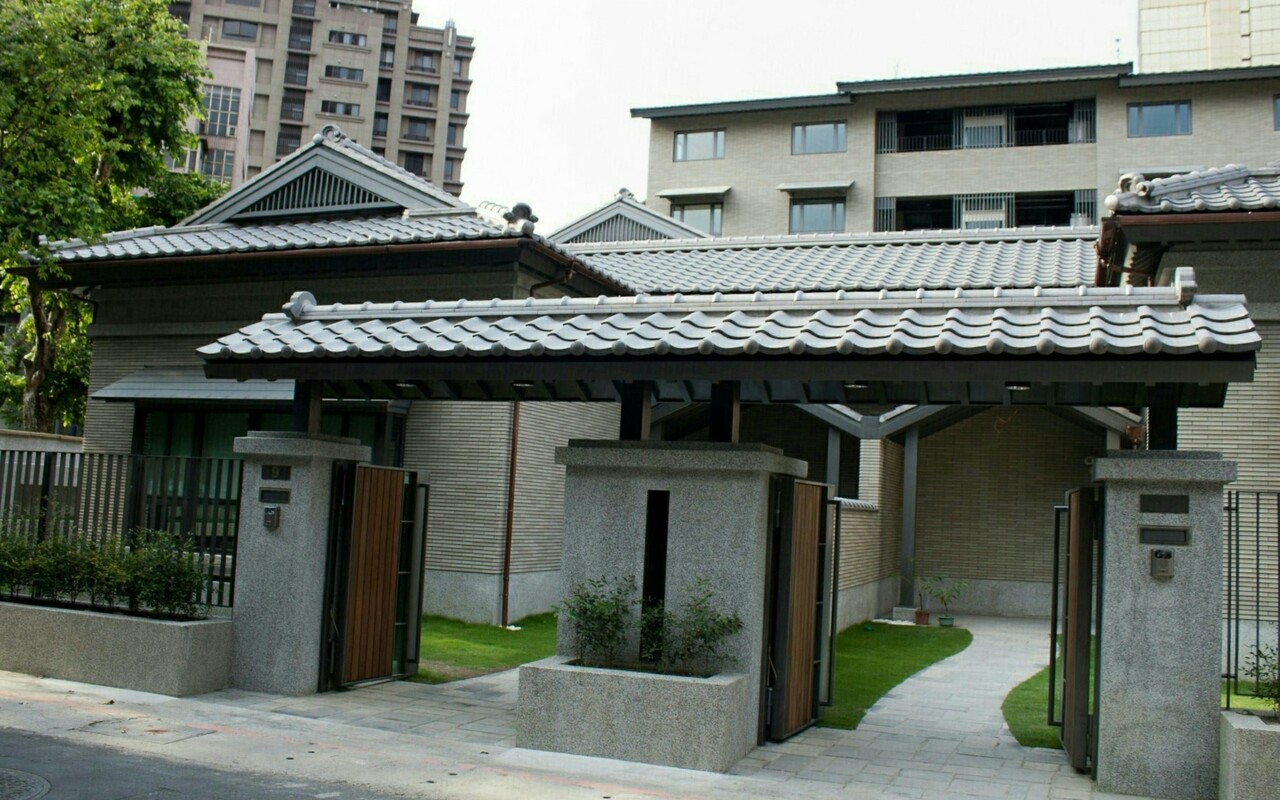 日本屋瓦外牆